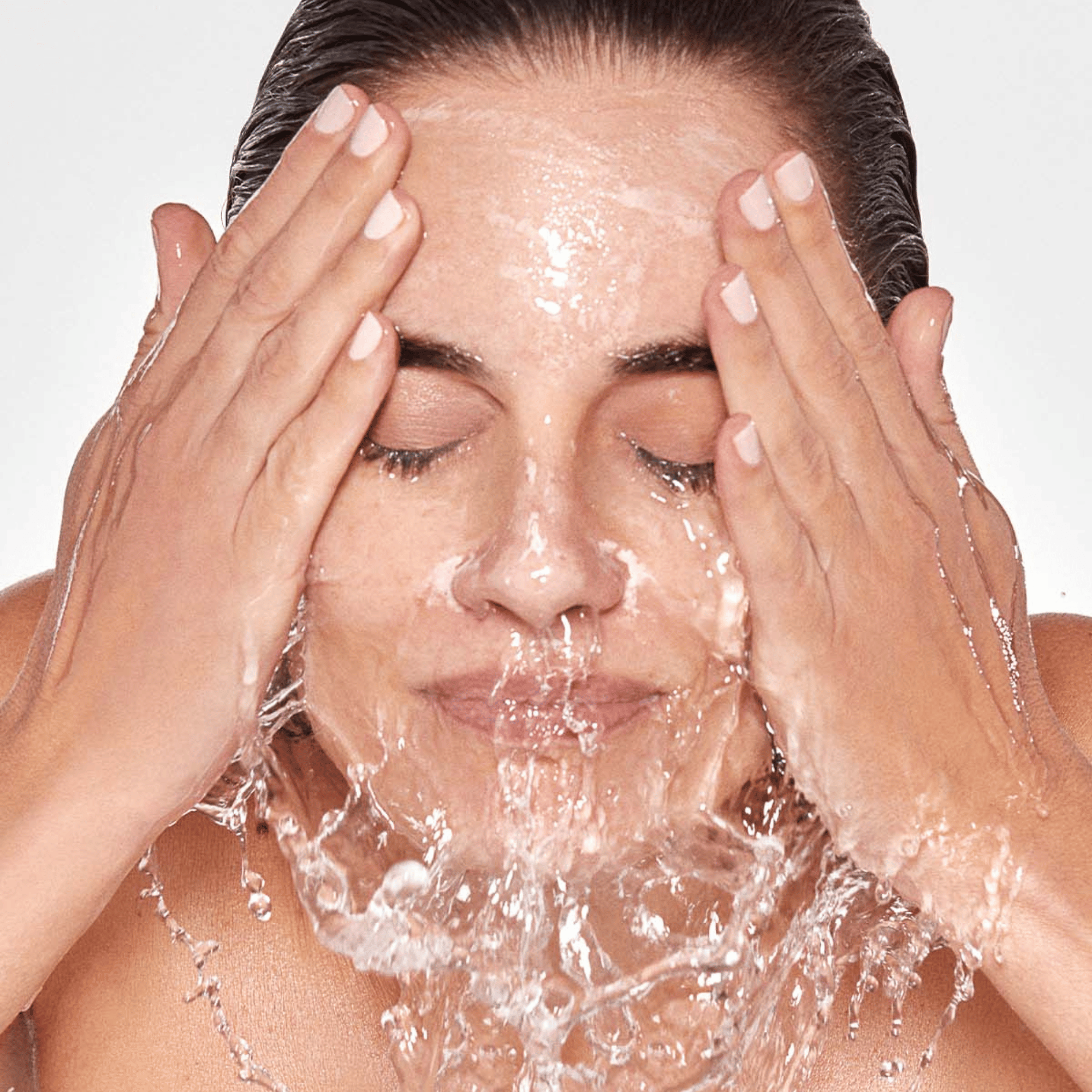 111SKIN Black Diamond Vitamin C Brightening Cleanser available at Exclusive Beauty Club. Brightening cleanser.