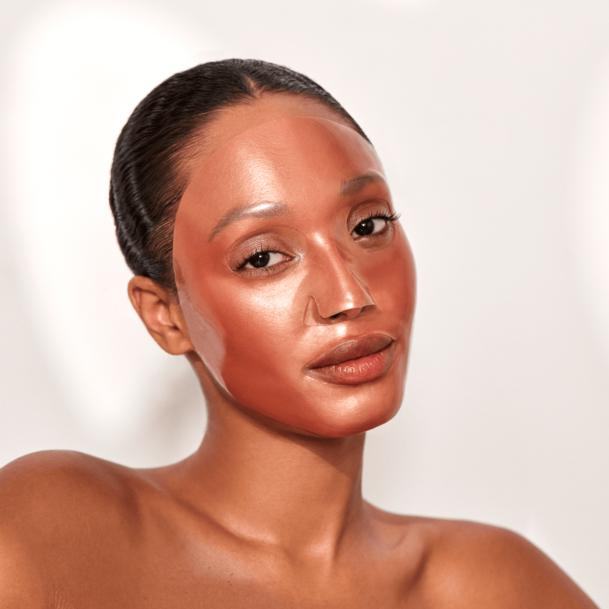 111SKIN Rose Gold Brightening Facial Treatment Mask available at Exclusive Beauty Club for radiant, glowing skin.