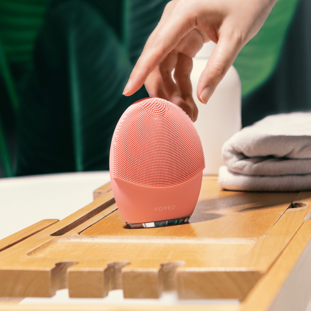 Foreo Face FOREO LUNA 4 Facial Cleansing & Firming Massage Device for Balanced Sk ...