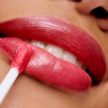 将图片加载到图库查看器，Jane Iredale HydroPure Lip Gloss Berry Red Model Shop At Exclusive Beauty
