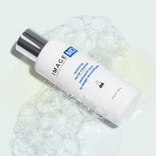 Bild in Galerie-Viewer laden, Image MD Skincare Restoring Facial Cleanser At Exclusive Beauty
