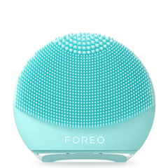 Foreo Luna 4 play mint facial cleansing brush silicone device 1